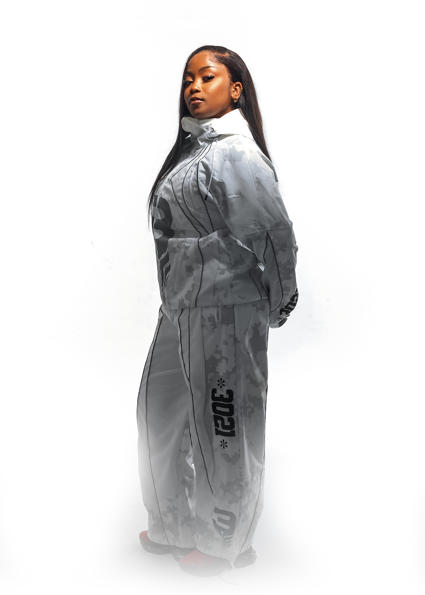 *3021 tracksuit white