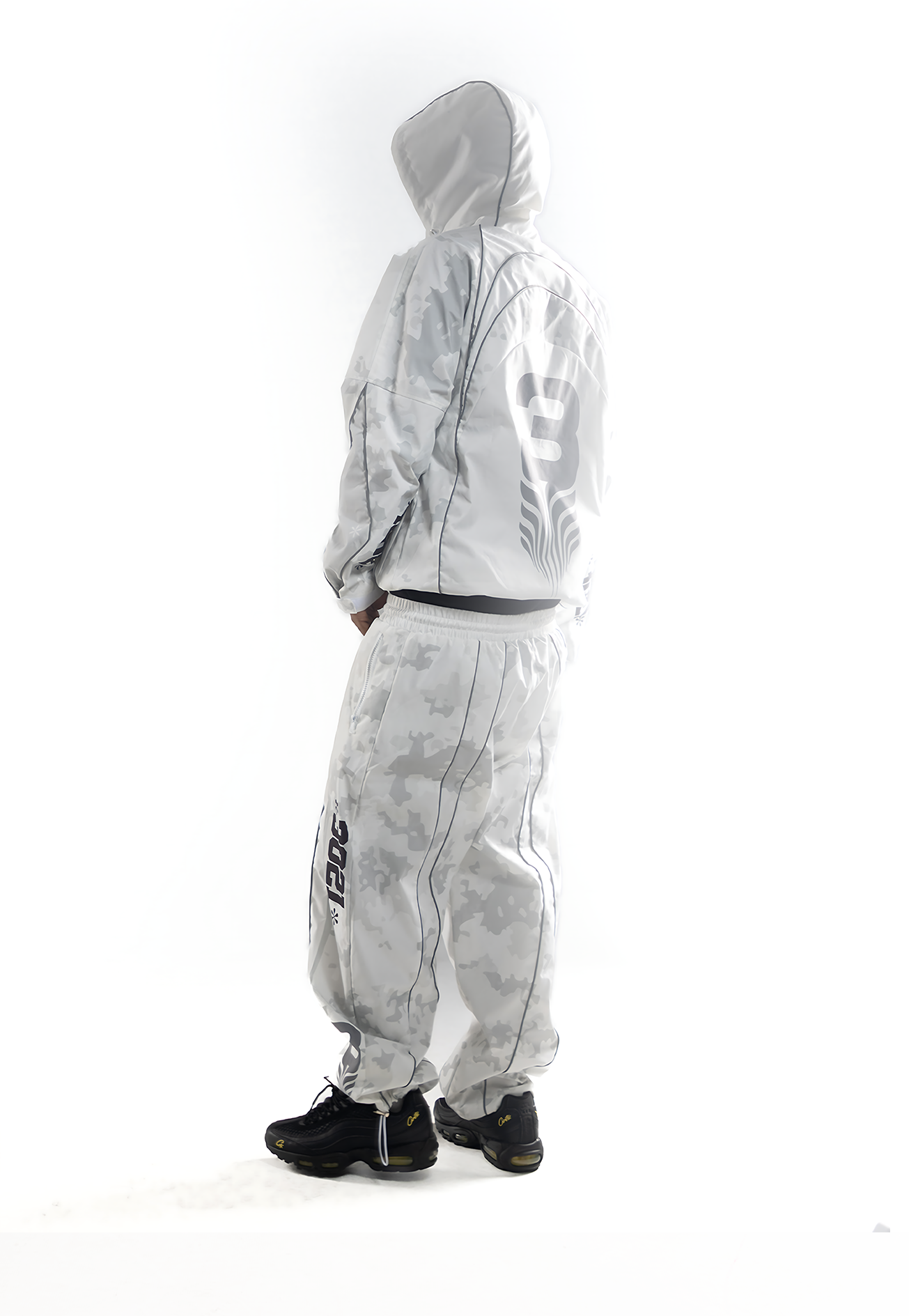 *3021 tracksuit white